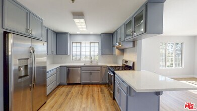 3461 Santa Carlotta St in Glendale, CA - Building Photo - Building Photo