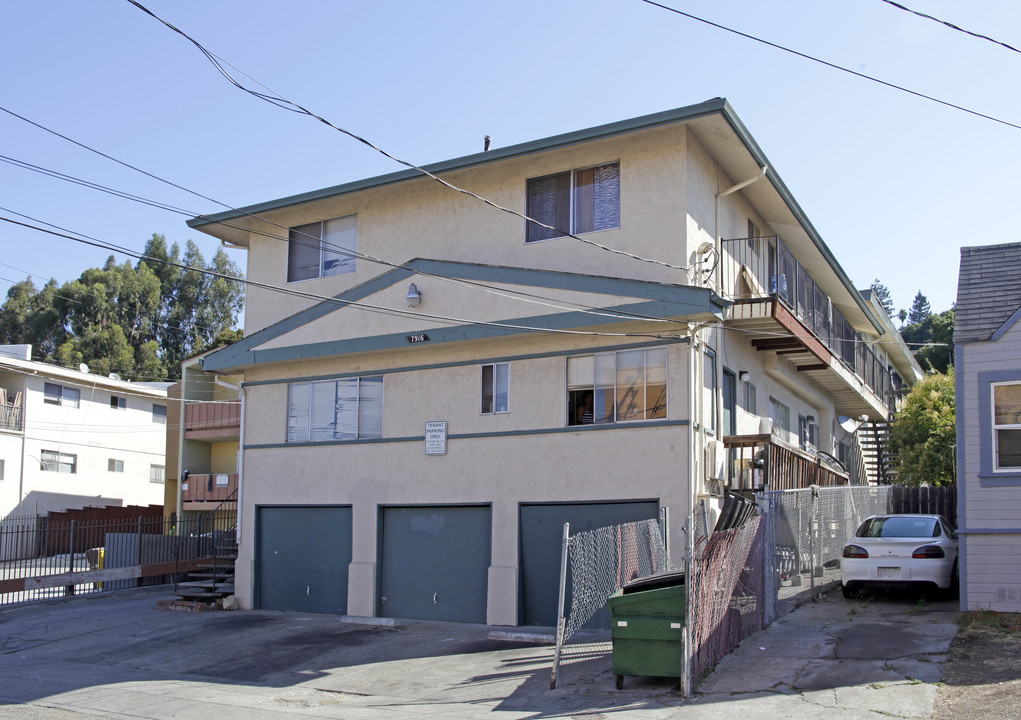 7916 Ney Ave in Oakland, CA - Building Photo