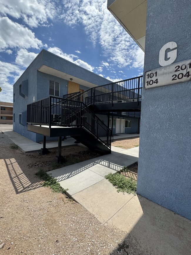 Pine Tree Village Apartments in Tucson, AZ - Building Photo - Building Photo