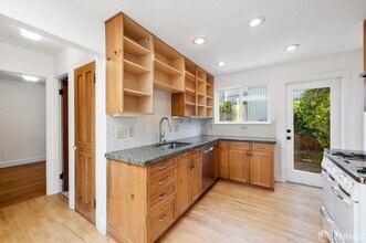 133 Lundys Ln in San Francisco, CA - Building Photo - Building Photo