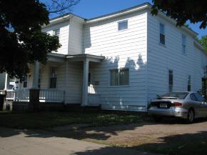 105 E 9th St in Oswego, NY - Building Photo