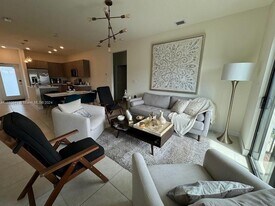 8363 NW 41st St in Doral, FL - Building Photo