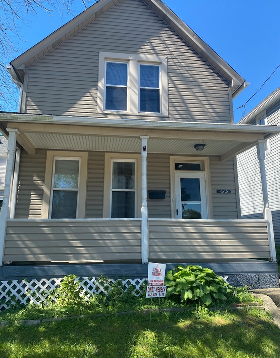 1614 5th Ave in Coraopolis, PA - Building Photo