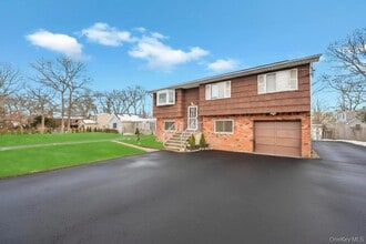 5494 South Dr in Brookhaven, NY - Building Photo - Building Photo