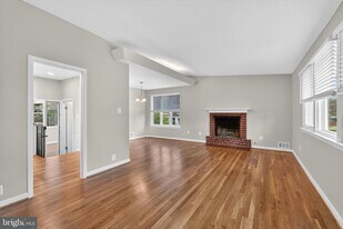 4625 Strathblane Pl in Alexandria, VA - Building Photo