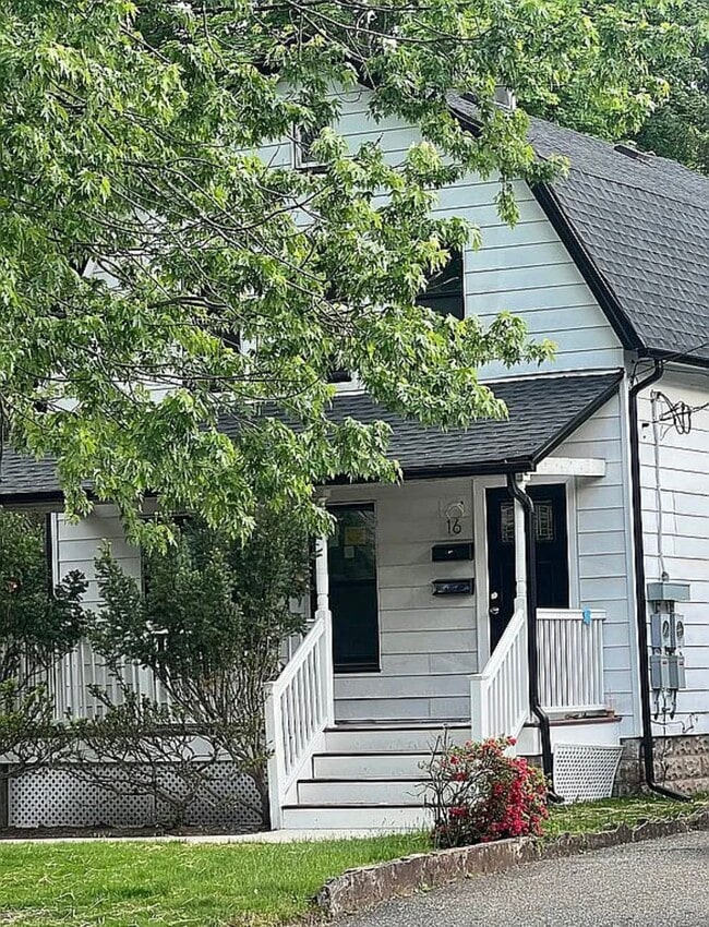 16 Maple St, Unit 2F