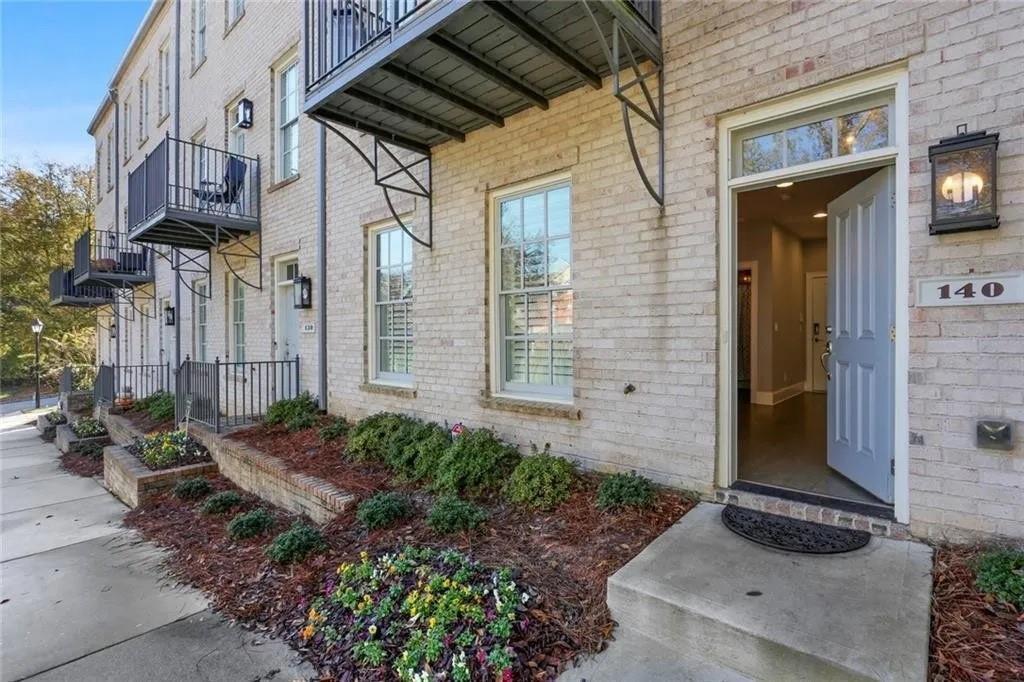 140 Clover Ct in Roswell, GA - Building Photo