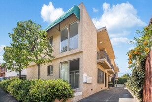 8020 Blackburn Ave in Los Angeles, CA - Building Photo