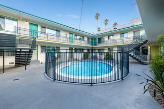 Mariposa Apartments in Los Angeles, CA - Building Photo - Building Photo