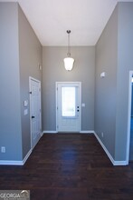 413 Vista Way in Loganville, GA - Foto de edificio - Building Photo