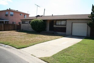 6707 Val Verde Ave in Buena Park, CA - Building Photo