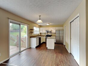 512 Longview St in Pickerington, OH - Foto de edificio - Building Photo