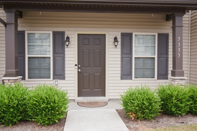 5335 Tony Lama Ln in Murfreesboro, TN - Foto de edificio - Building Photo