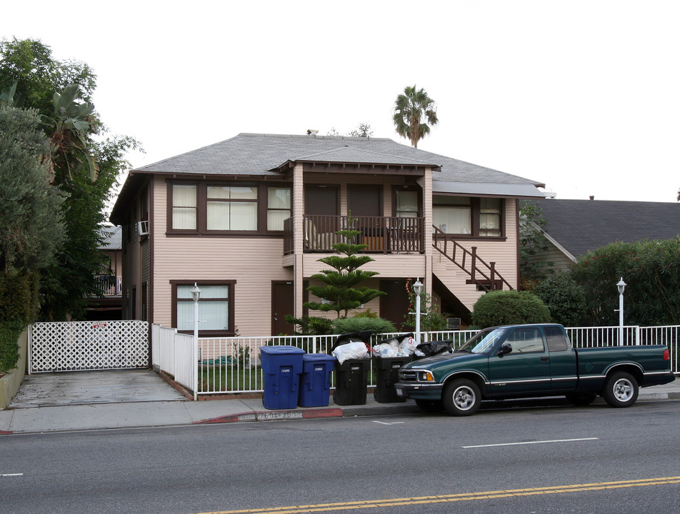 7604 Fountain Ave in West Hollywood, CA - Foto de edificio