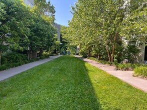 1130 E High St in Charlottesville, VA - Building Photo - Building Photo