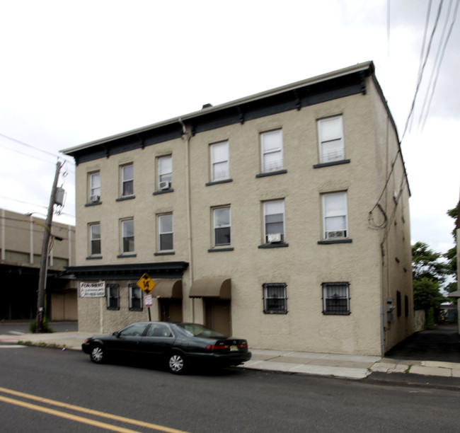 400 Livingston St in Elizabeth, NJ - Building Photo - Building Photo