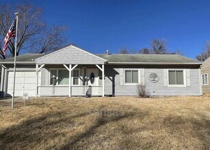 3431 SW Kirklawn Ave in Topeka, KS - Building Photo - Building Photo