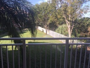 6511 Emerald Dunes Dr in Royal Palm Beach, FL - Building Photo - Building Photo
