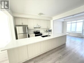 7 Verbena St in East Gwillimbury, ON - Building Photo - Building Photo