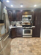 330 Penns Way in Bernards, NJ - Foto de edificio - Building Photo