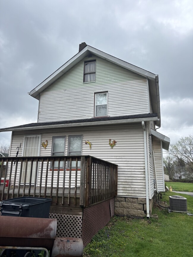 1016 East Ave SE in Warren, OH - Building Photo - Building Photo