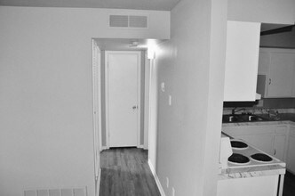 2010 Ave S-Unit -7 in Lubbock, TX - Building Photo - Building Photo