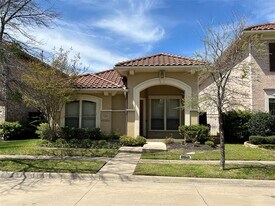 817 La Cima in Irving, TX - Building Photo