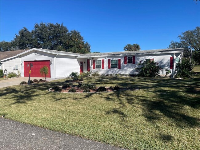 25704 Oak Alley in Leesburg, FL - Foto de edificio - Building Photo