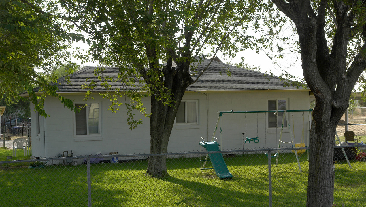 1914 Lone Oak Rd in Brentwood, CA - Building Photo