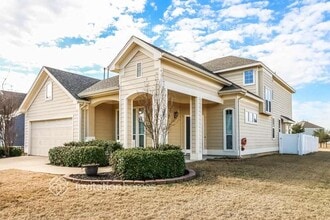 9217 Askew St in Fort Worth, TX - Foto de edificio - Building Photo