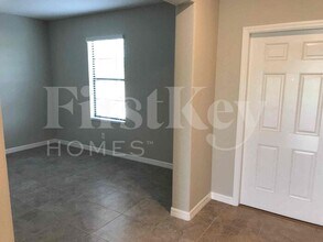 9652 Sage Creek Dr in Riverview, FL - Foto de edificio - Building Photo