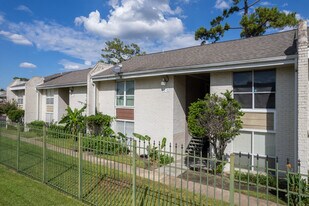 1950 Spenwick Dr in Houston, TX - Building Photo