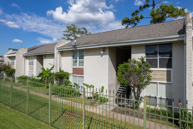 1950 Spenwick Dr in Houston, TX - Building Photo - Primary Photo