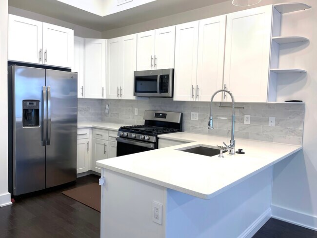 514 W Montgomery Ave in Philadelphia, PA - Building Photo - Building Photo