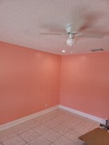 5020 Norma Elaine Rd, Unit B in West Palm Beach, FL - Building Photo