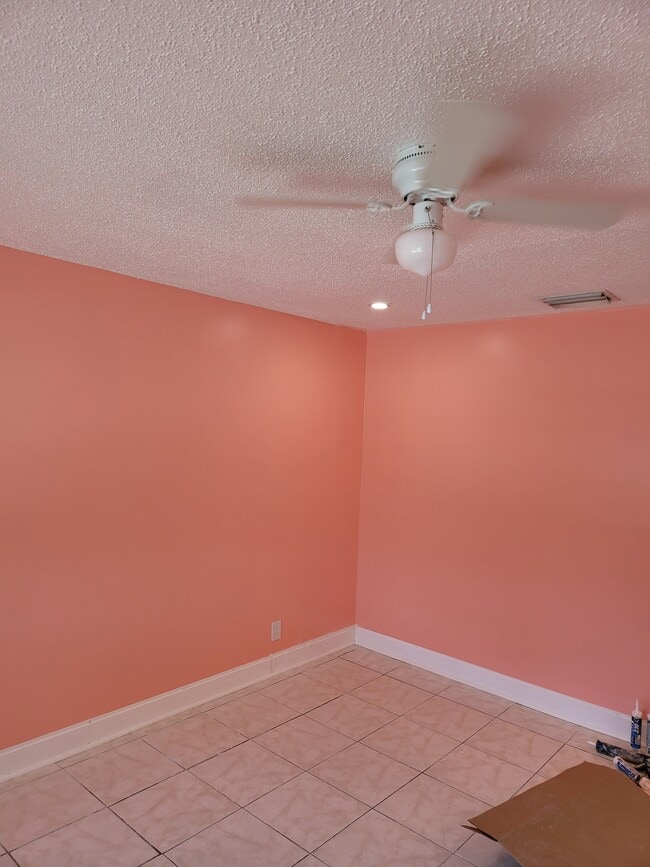 5020 Norma Elaine Rd, Unit B, Unit B