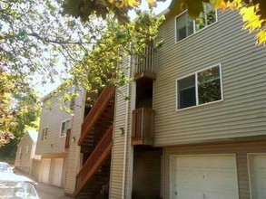 Lents Apartments in Portland, OR - Building Photo - Building Photo