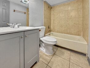 7849 Sail St in New Orleans, LA - Building Photo - Building Photo