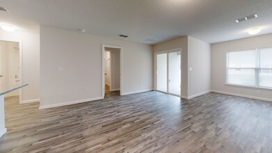 4 Squadron Pl in Palm Coast, FL - Building Photo - Building Photo