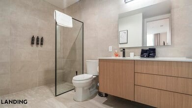 143 E Commerce St, Unit 705 in San Antonio, TX - Foto de edificio - Building Photo