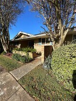 16522 Diana Ln in Houston, TX - Building Photo