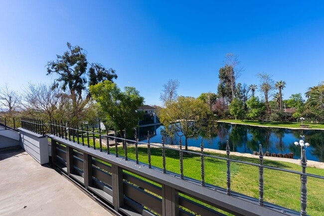 1019 Lakeview Terrace