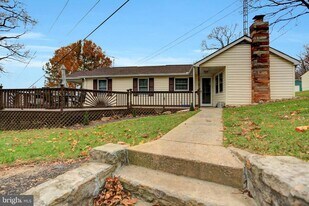 24414 Graham Ave in Smithsburg, MD - Building Photo