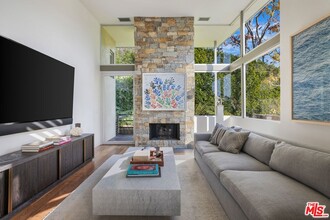 717 Greentree Rd, Unit 1 in Los Angeles, CA - Building Photo - Building Photo