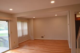 162 Salem Rd in North Brunswick, NJ - Building Photo - Building Photo