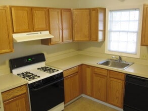 Crystal Village in Attleboro, MA - Building Photo - Building Photo
