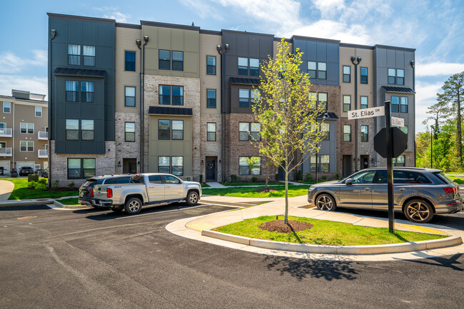 2691 St Elias Dr in Henrico, VA - Foto de edificio - Building Photo