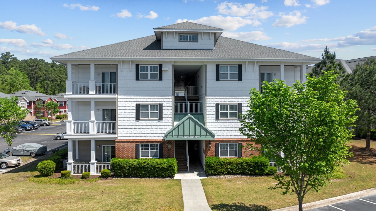 2424 Chancery Ln in Chesapeake, VA - Foto de edificio