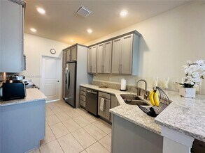 4950 Eucalyptus Dr in Hollywood, FL - Building Photo - Building Photo