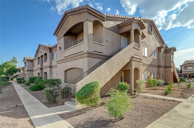 5751 E Hacienda Ave in Las Vegas, NV - Building Photo - Building Photo